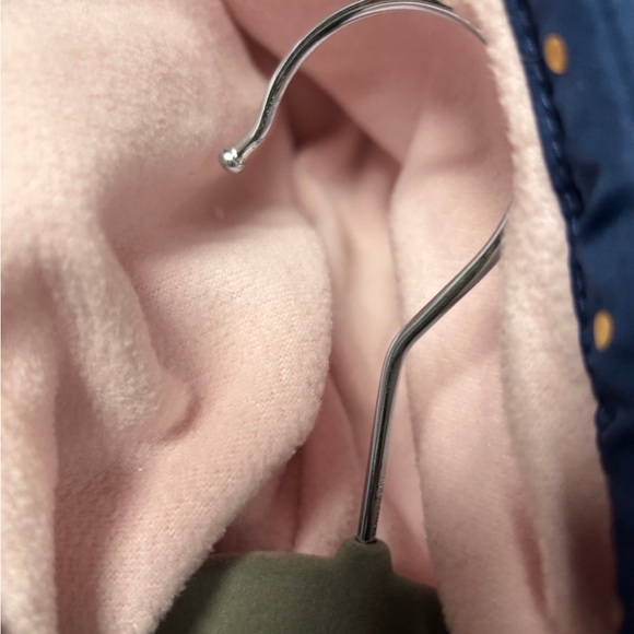 Carters snow jacket size 2t
New without tags.l. - Picture 5 of 5